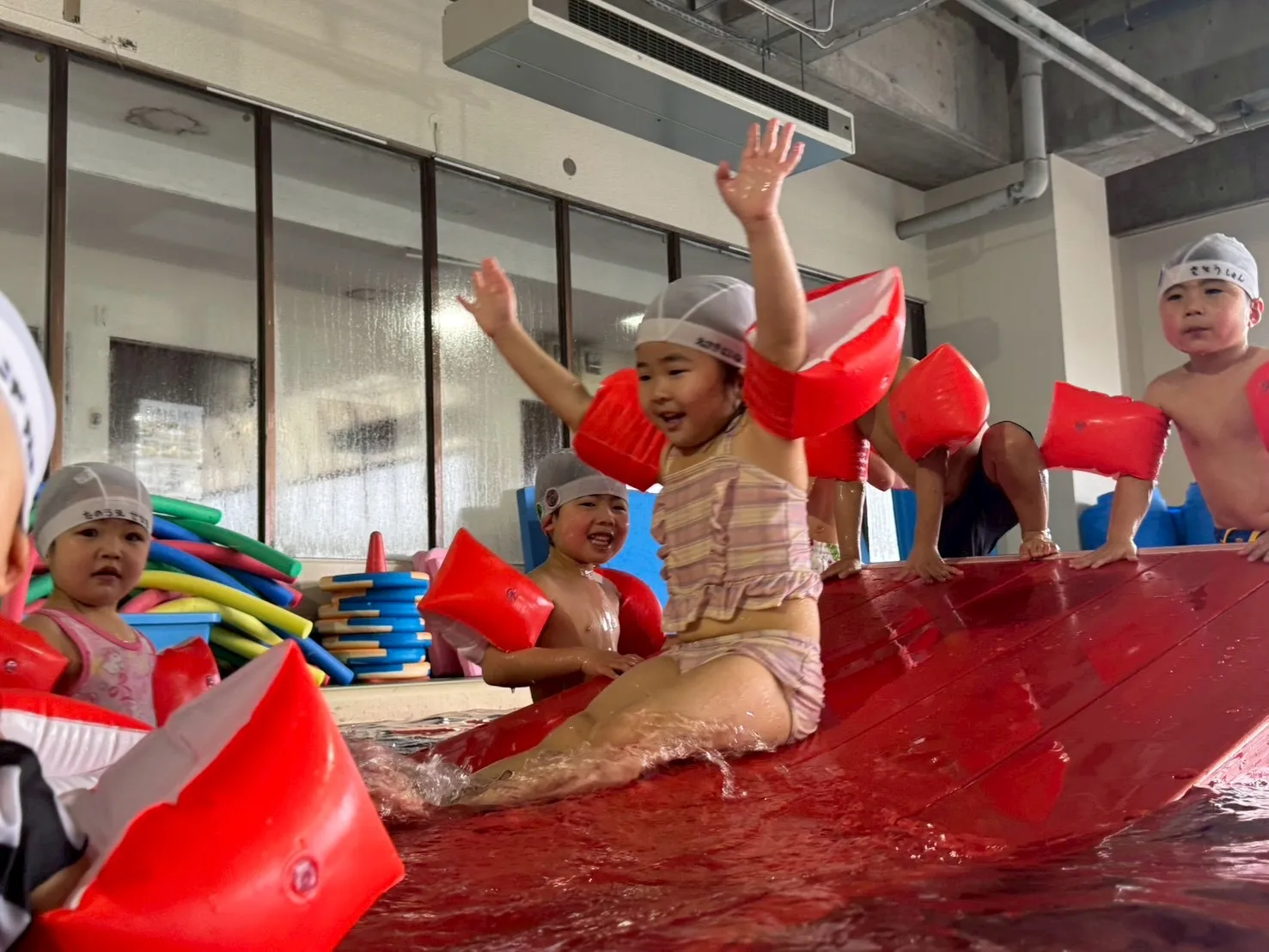 水泳レッスン風景